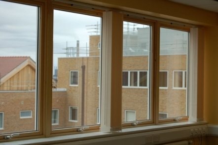 Gravesend Hospital - Aluminium/Timber Composites Gravesend Hospital - Aluminium/Timber Composites,