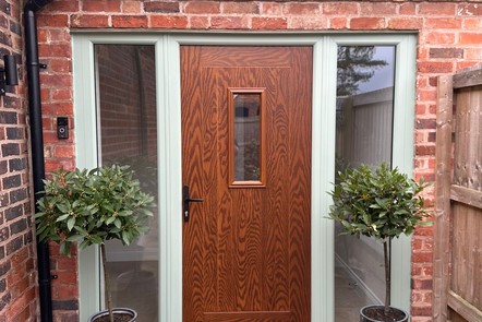 Golden Oak Cottage with Agate Side Lights  Golden Oak Cottage with Agate Side Lights,