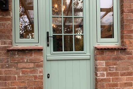 R7 Chartwell Green Entrance Door & Windows R7 Chartwell Green Entrance Door & Windows,